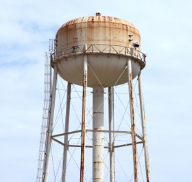 Photo of an rusty old water storage tank in Bayfield